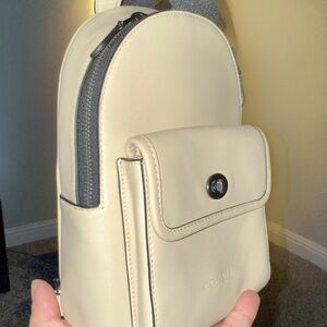 AUTHENTIC Coach Small Turnlock Sling Pack